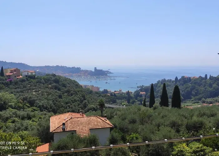 Golfo Dei Poeti 3* レーリチ