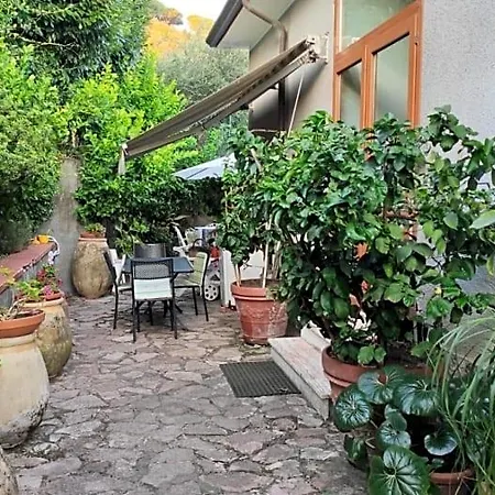Golfo Dei Poeti Bed & Breakfast